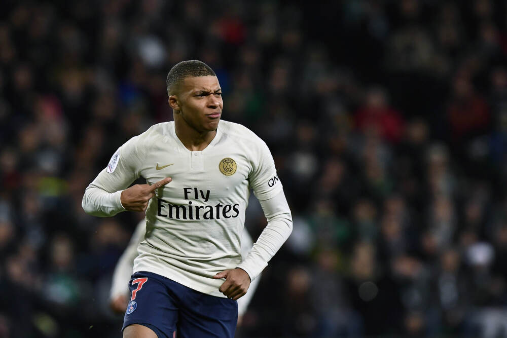 群策群力 聚爱前行——香港大埔火灾善后全景扫描